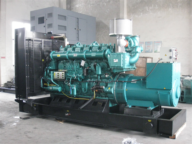 璧山200KW 柴油发电机的油耗是多少？