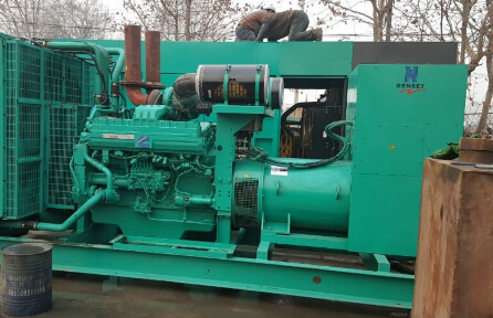 璧山发电机组如何判断水冷式机油散热器内部是否需要清洗？